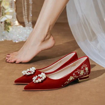 Сватбени обувки на равна подметка Бременните жени не се уморяват да се омъжи 2021 Нови обувки за булката китайски червени обувки за наздравици Женски